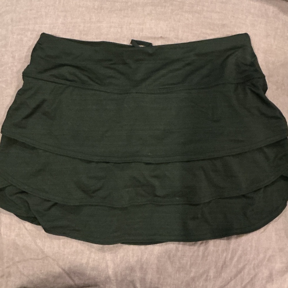 Athleta black tennis skirt